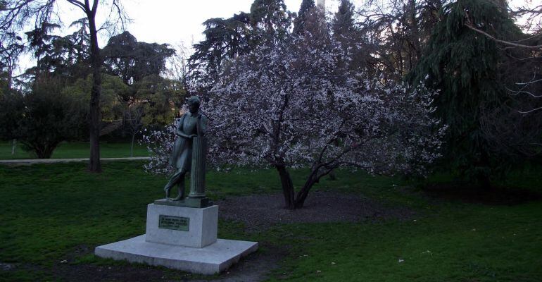 Estatua de Puskin en la Quinta del Fuente del Berro