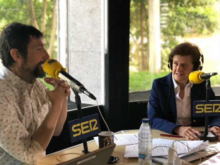 Toni Garrio y la filósofa y catedrática Adela Cortina, en Valencia.