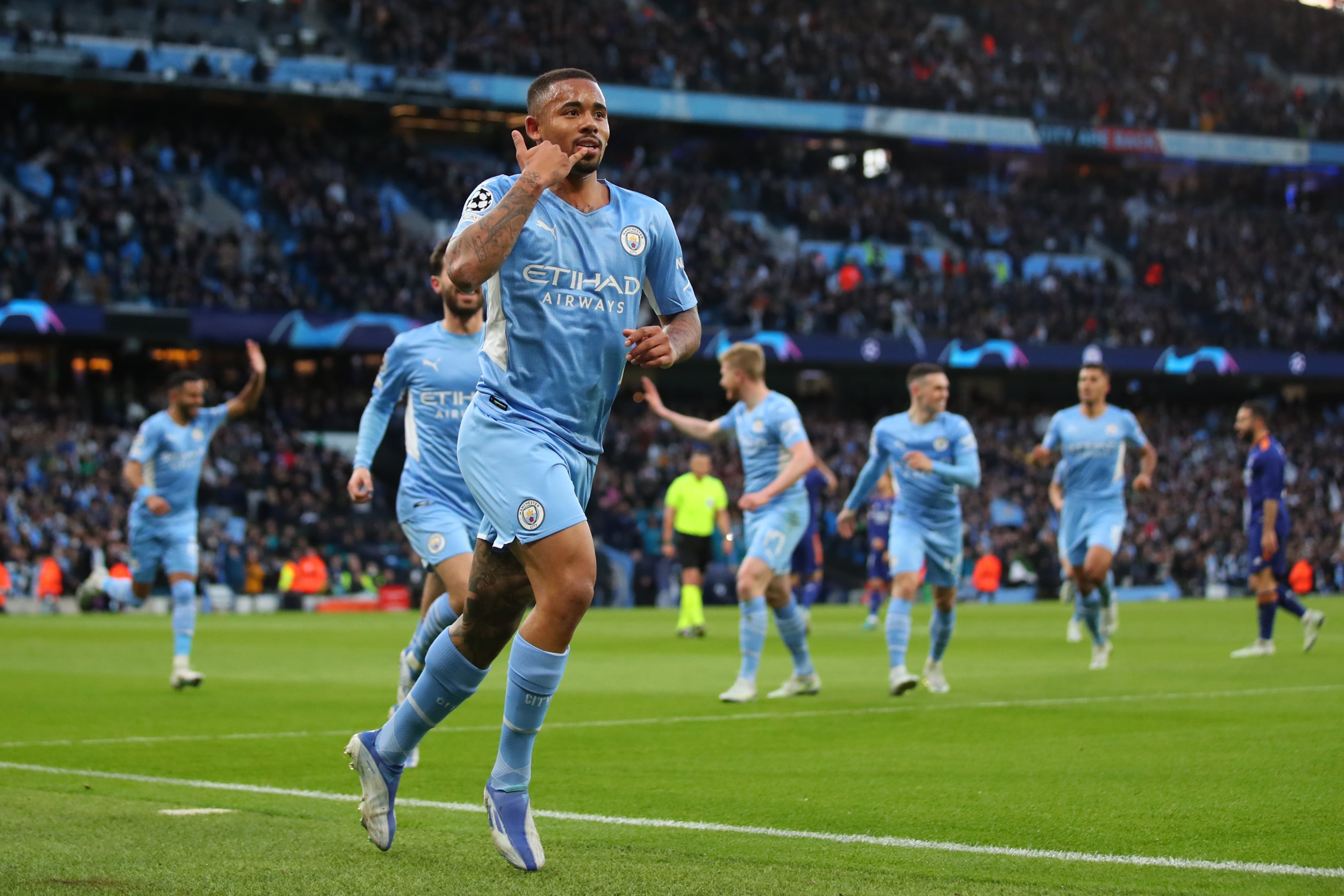 El brasileño Gabriel Jesús celebra el segundo gol ante el Real Madrid en el Etihad (Photo by Marc Atkins/Getty Images)