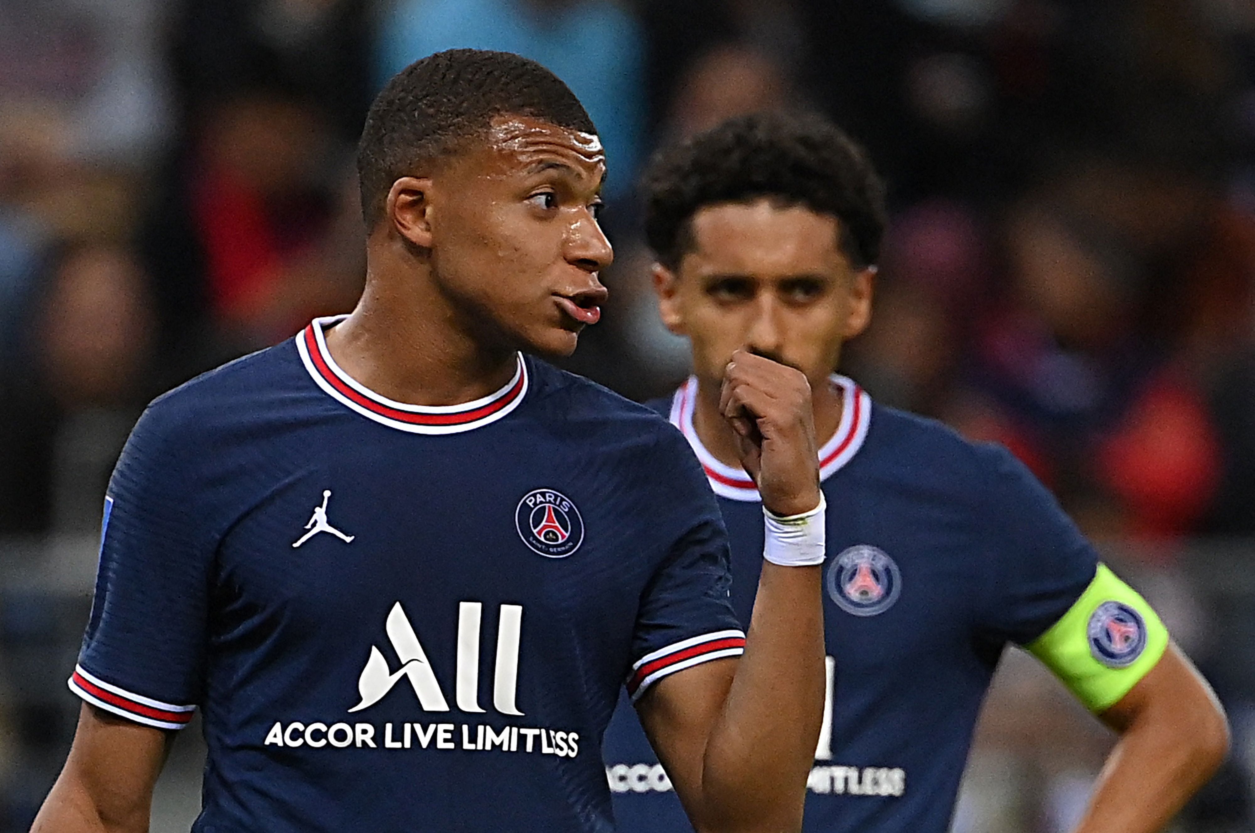 Mbappé y Marquinhos durante un partido con el PSG