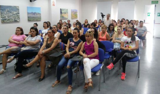 Asistentes a la charla sobre asistencia a dependientes en las Jornadas de la Salud