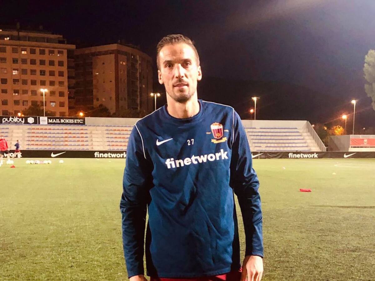 El Eldense ficha a Óscar Díaz, veterano delantero madrileño