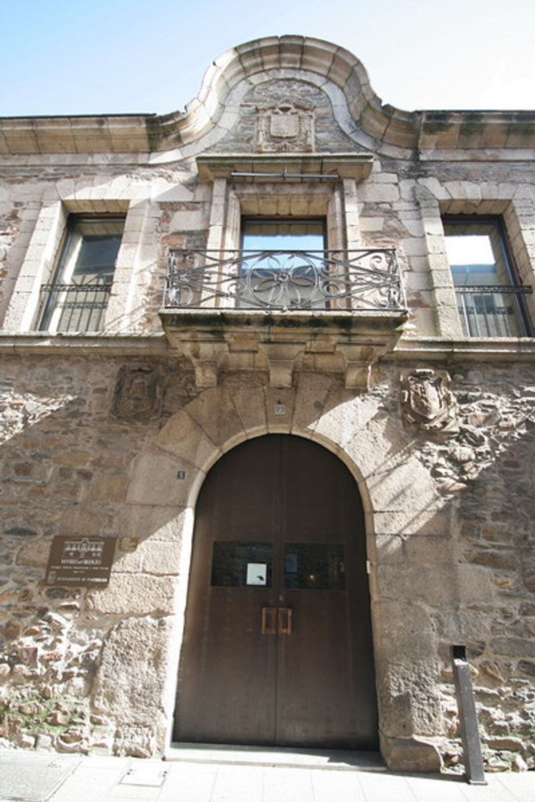 Fachada del Museo del Bierzo