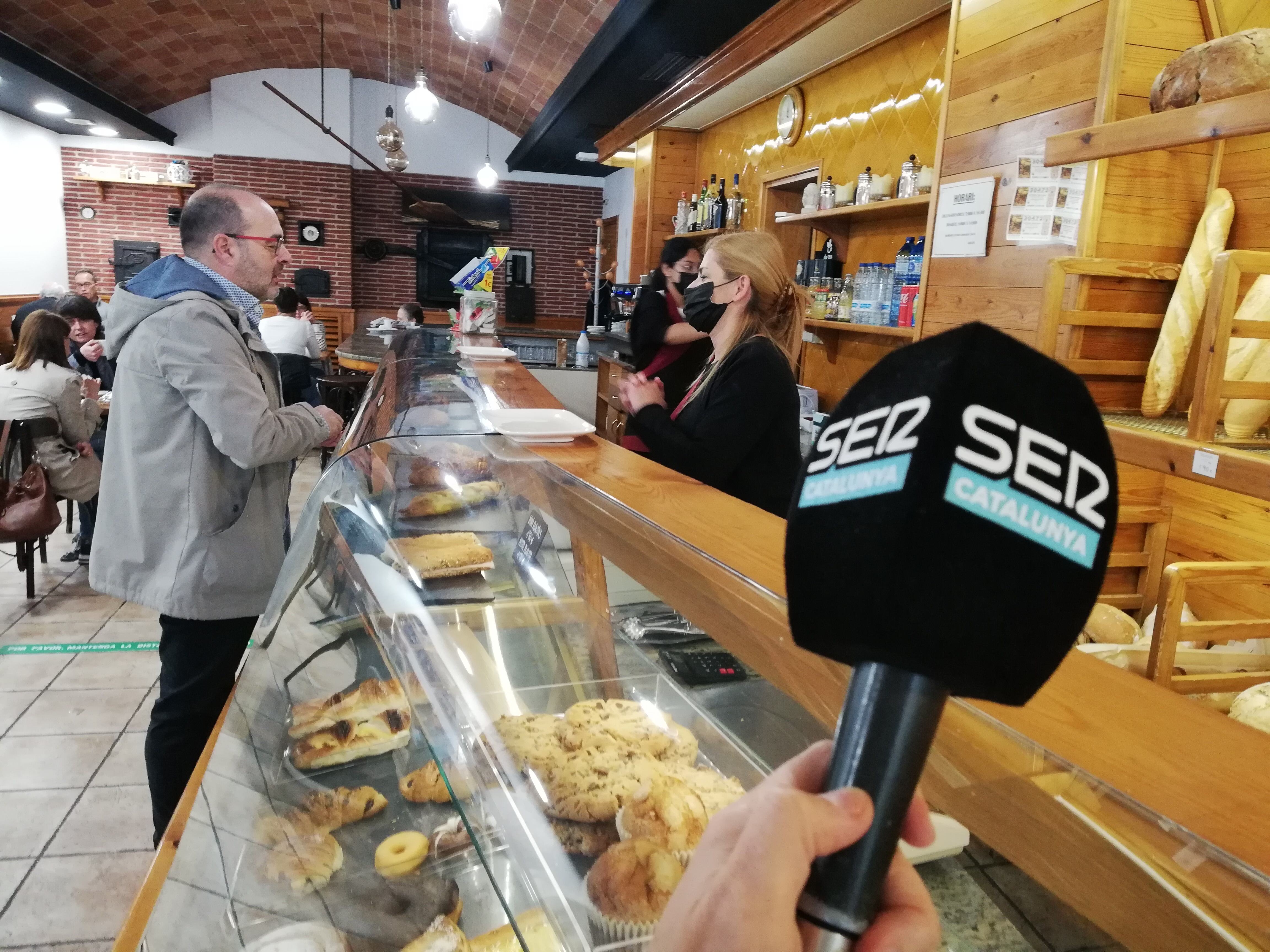 Què en diuen clients i treballadors de bars, cafeteries, perruqueries, botigues, gimnassos de Lleida?