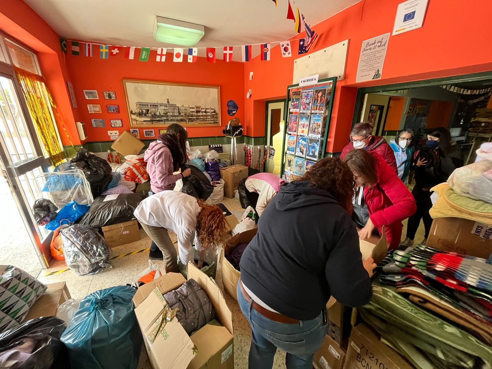 Material recogido en el CEIP San Gil de Cuéllar para ayudar a los refugiados de Ucrania