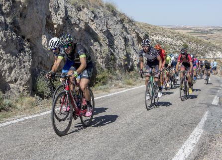 Los corredores sufrieron negociando la subida a Valdevacas.