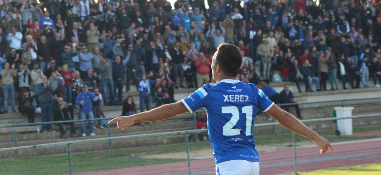 Carlos Cuenca celebrando un gol esta temporada