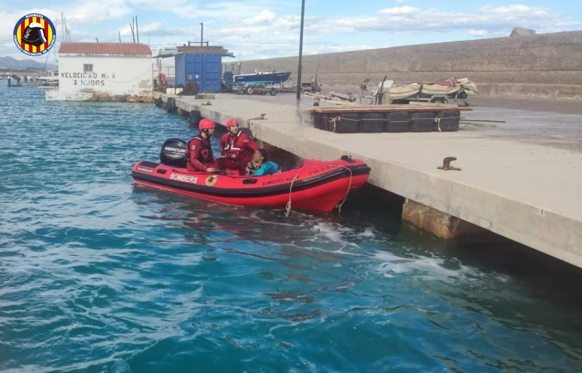 Rescate marítimo por parte del Consorcio Provincial de Bomberos de València