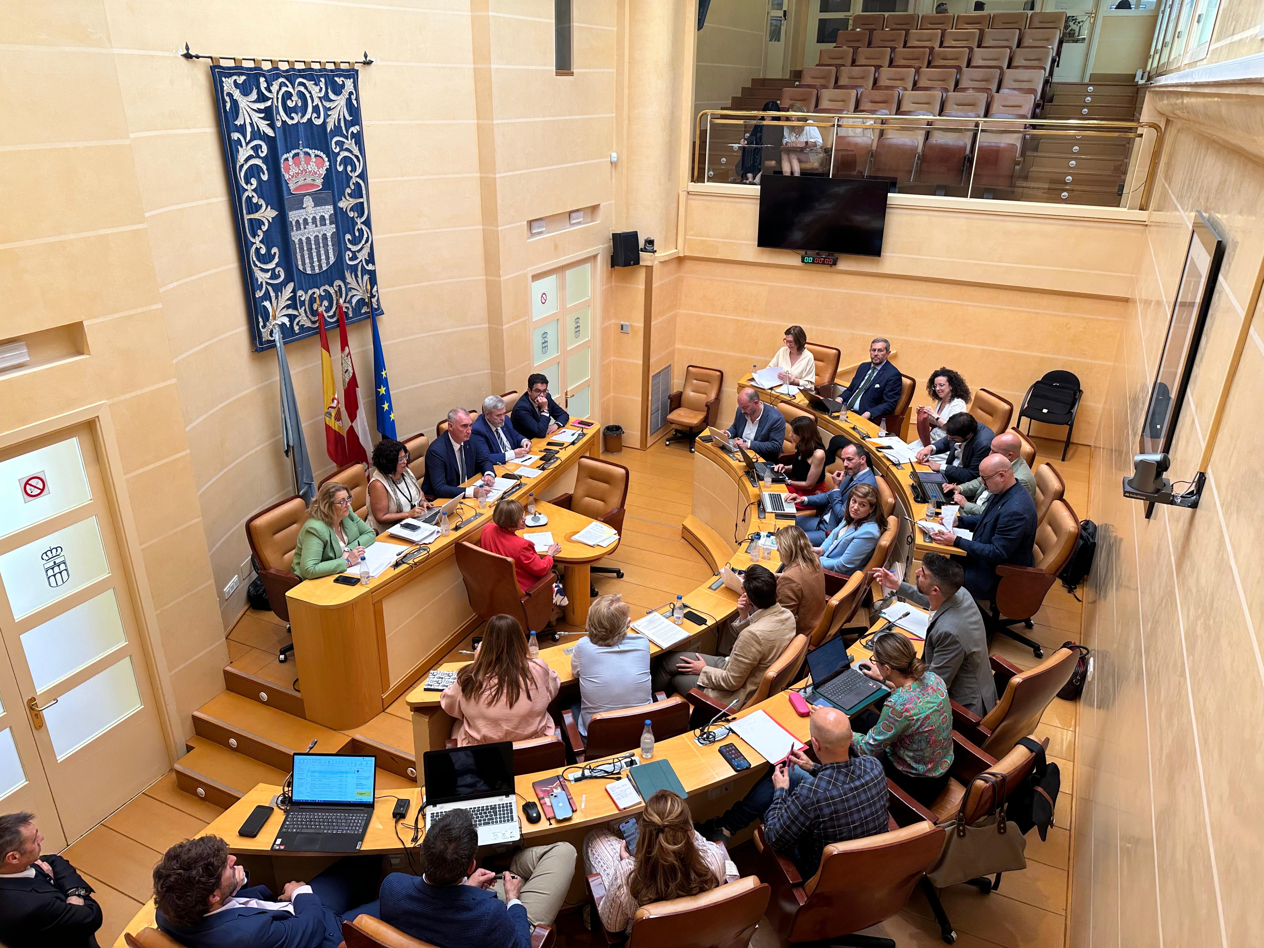 El Pleno del Ayuntamiento de Segovia aprueba la ordenanza reguladora de la Zona de Bajas Emisiones