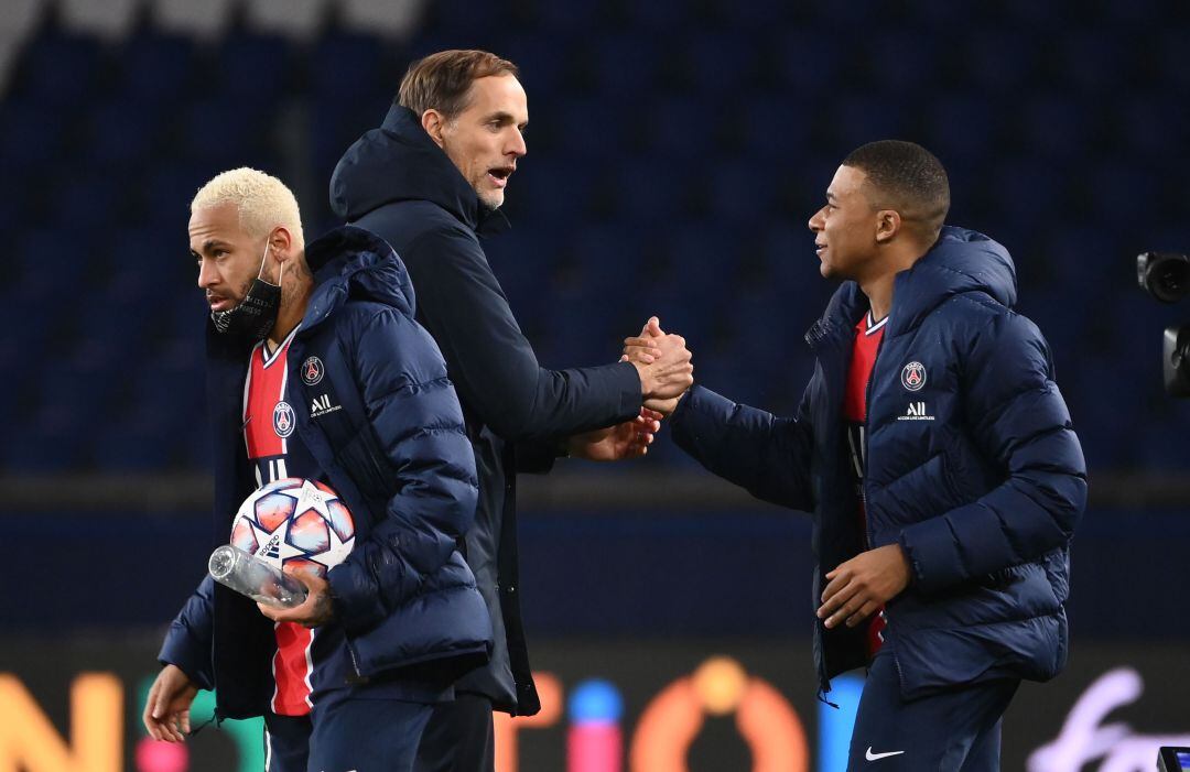 Tuchel saluda a Mbappé y Neymar tras un partido