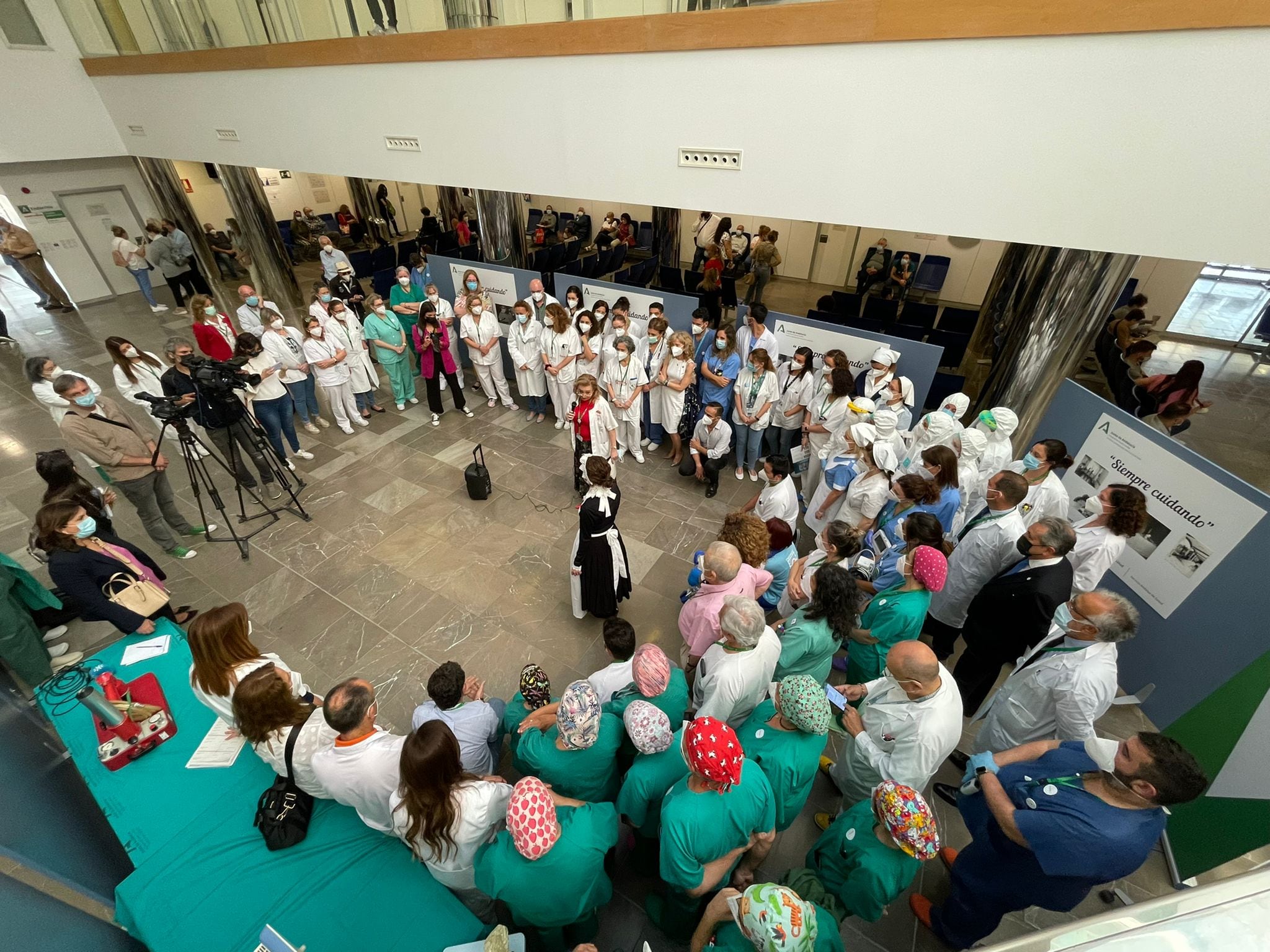 El acto central se ha celebrado en el hall central del hospital Clínico de Málaga