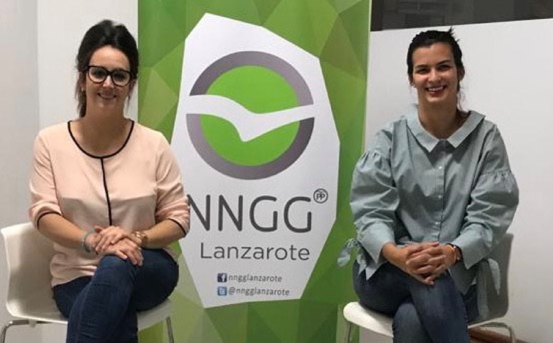 Lara Cabrera, presidenta de NNGG Lanzarote y Nieves Arrocha, vicesecretaria de Comunicación de NNGG de Canarias.