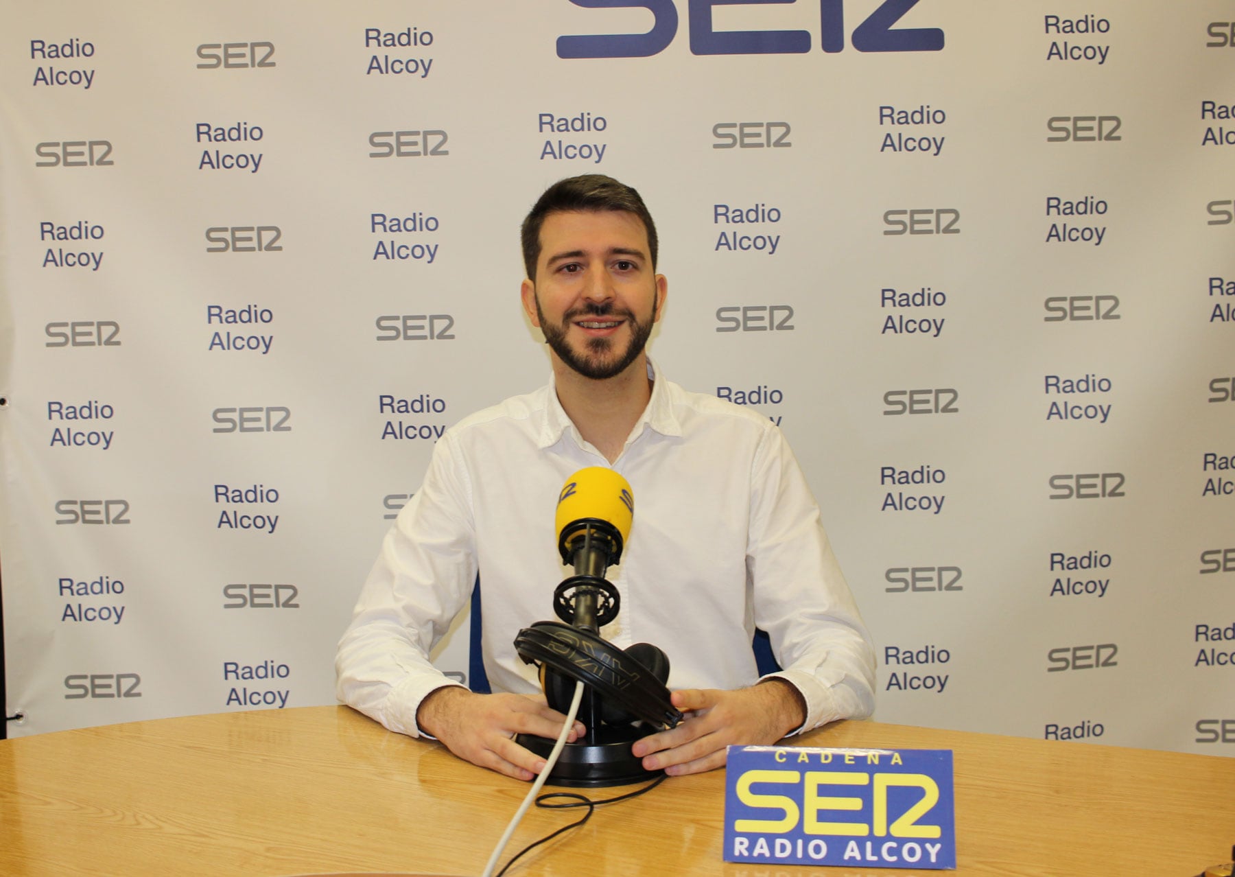 L&#039;alcalde de Cocentaina, Jordi Pla, en l&#039;estudi central de Radio Alcoy