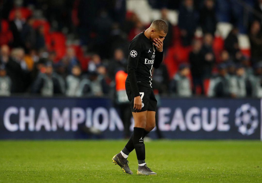 Mbappé se lamenta tras caer eliminado en Champions a manos del United