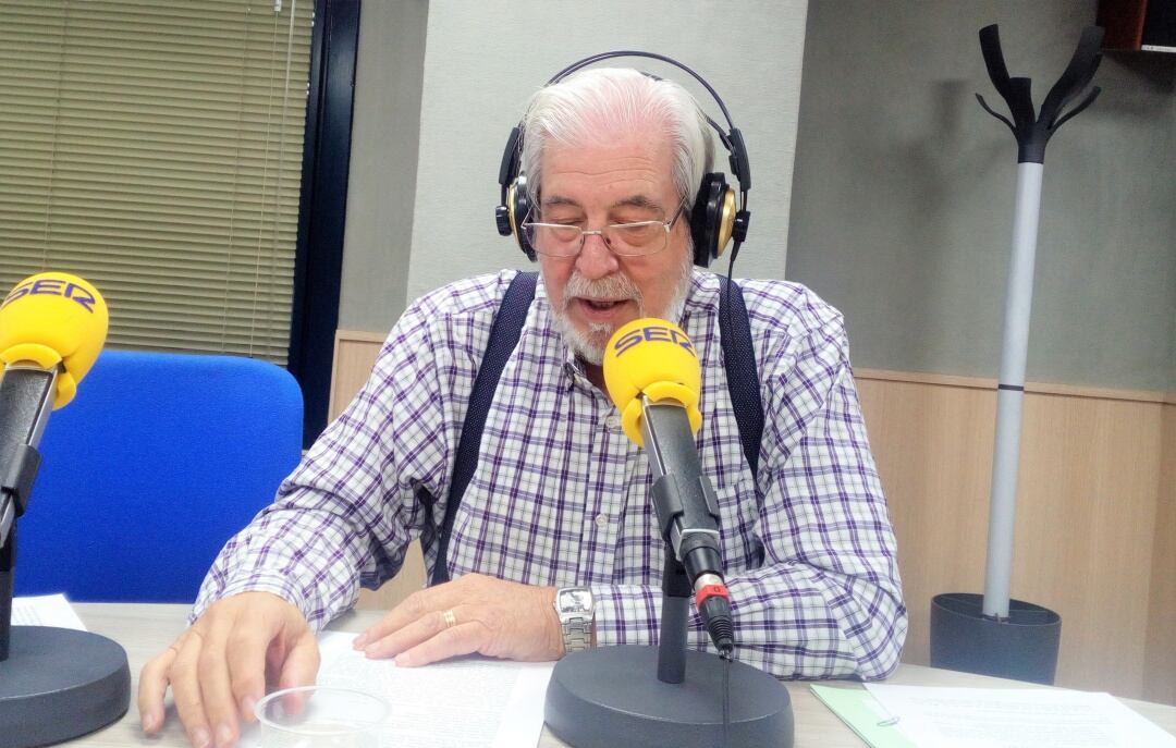 Miguel Barcala durante la emisión de programa Hoy por Hoy Elda Vinalopó