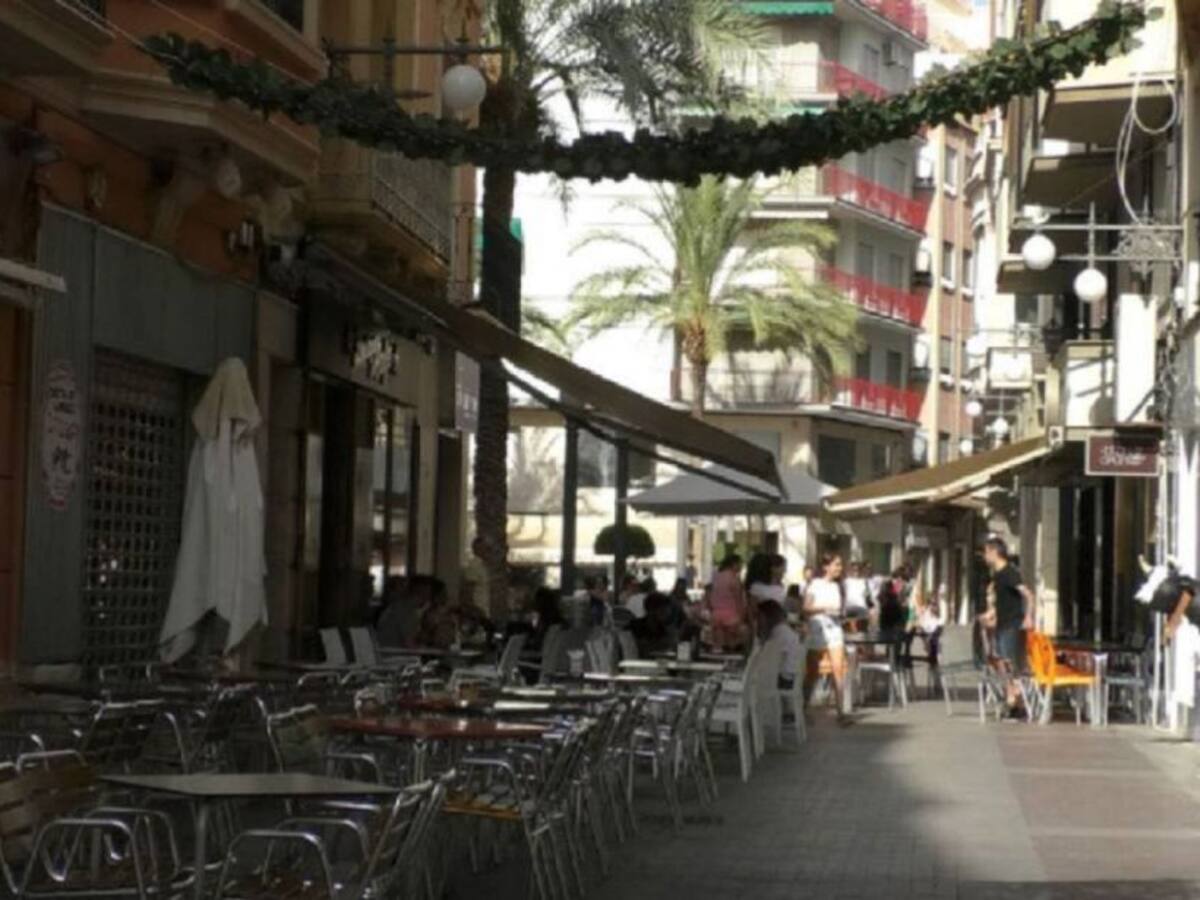 La hostelería de Elche se une a las protestas por el cierre nocturno