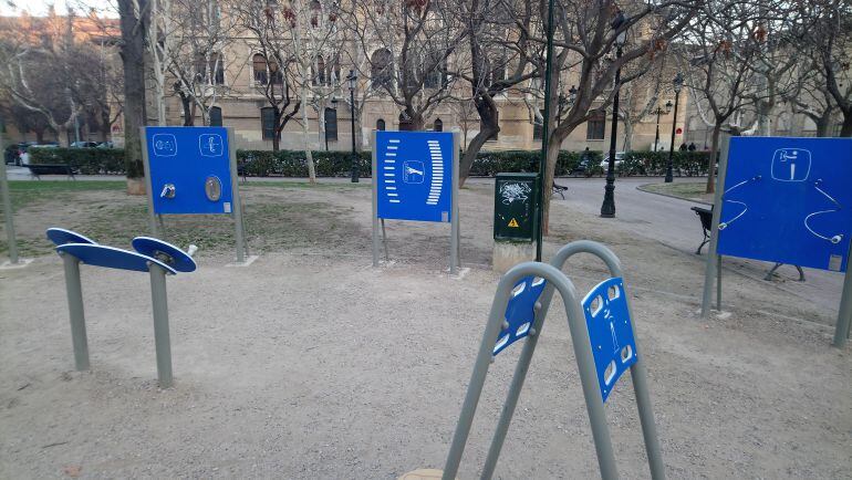 El parque de mayores en la plaza de los Sitios se hizo con los presupuestos participativos del año pasado