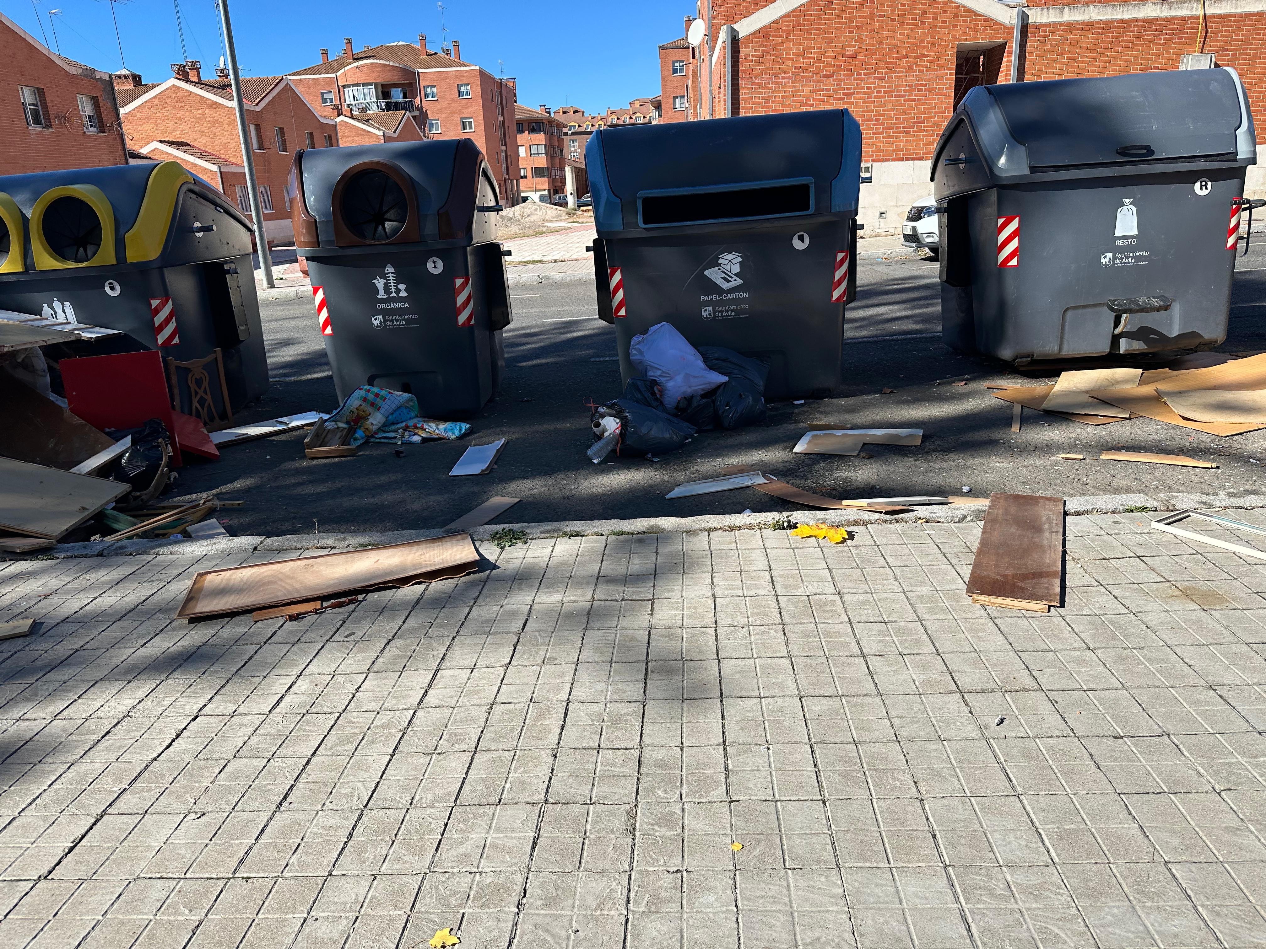 Suciedad en la calle José Bachiller