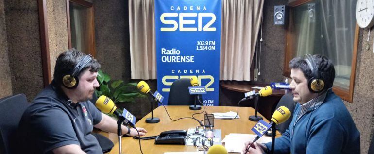 Francisco Fraga en los estudios de Radio Ourense