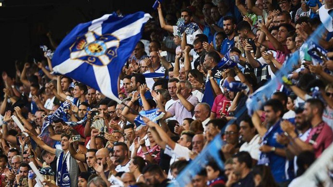 Aficionados del Tenerife, en el Heliodoro.