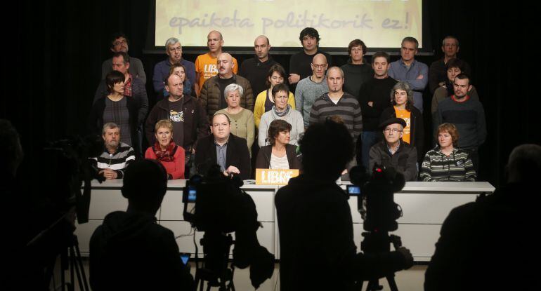 Los dirigentes de Sortu, Pernando Barrena y Marije Fullaondo ofrecen una conferencia de prensa junto a imputados en el sumario por el que la Audiencia Nacional juzga a 35 miembros de la cúpula de la reconstruida Batasuna, que han llegado a un acuerdo con 