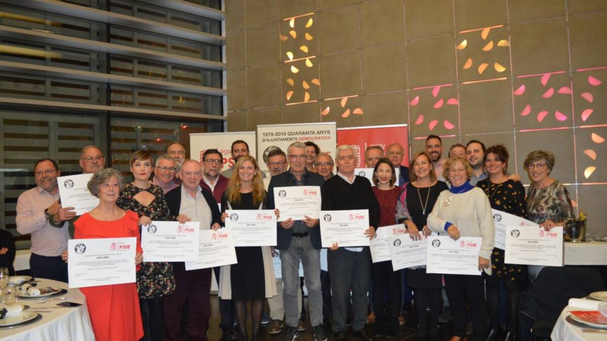 El PSPV reconoce la labor de los afiliados que han sido concejales durante los últimos 40 años