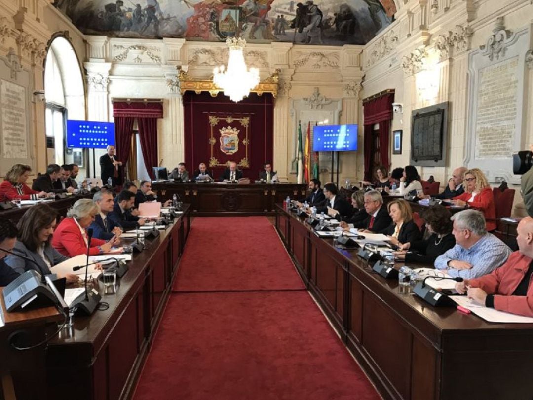 Imagen del pleno en el que se aprobó la creación de una comisión de investigación sobre injerencias políticas en Urbanismo.