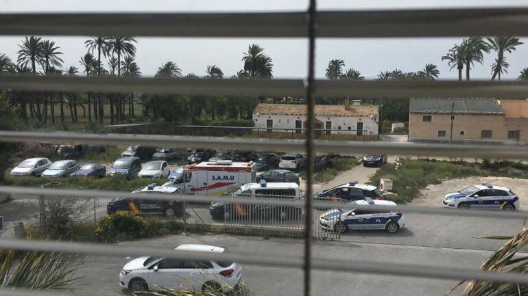 La policia nacional y un Samu han acudido a la fábrica