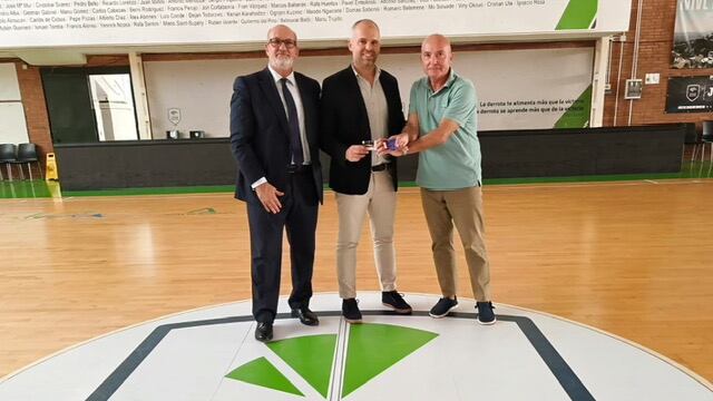 Responsables de Unicaja Baloncesto y Trops Málaga