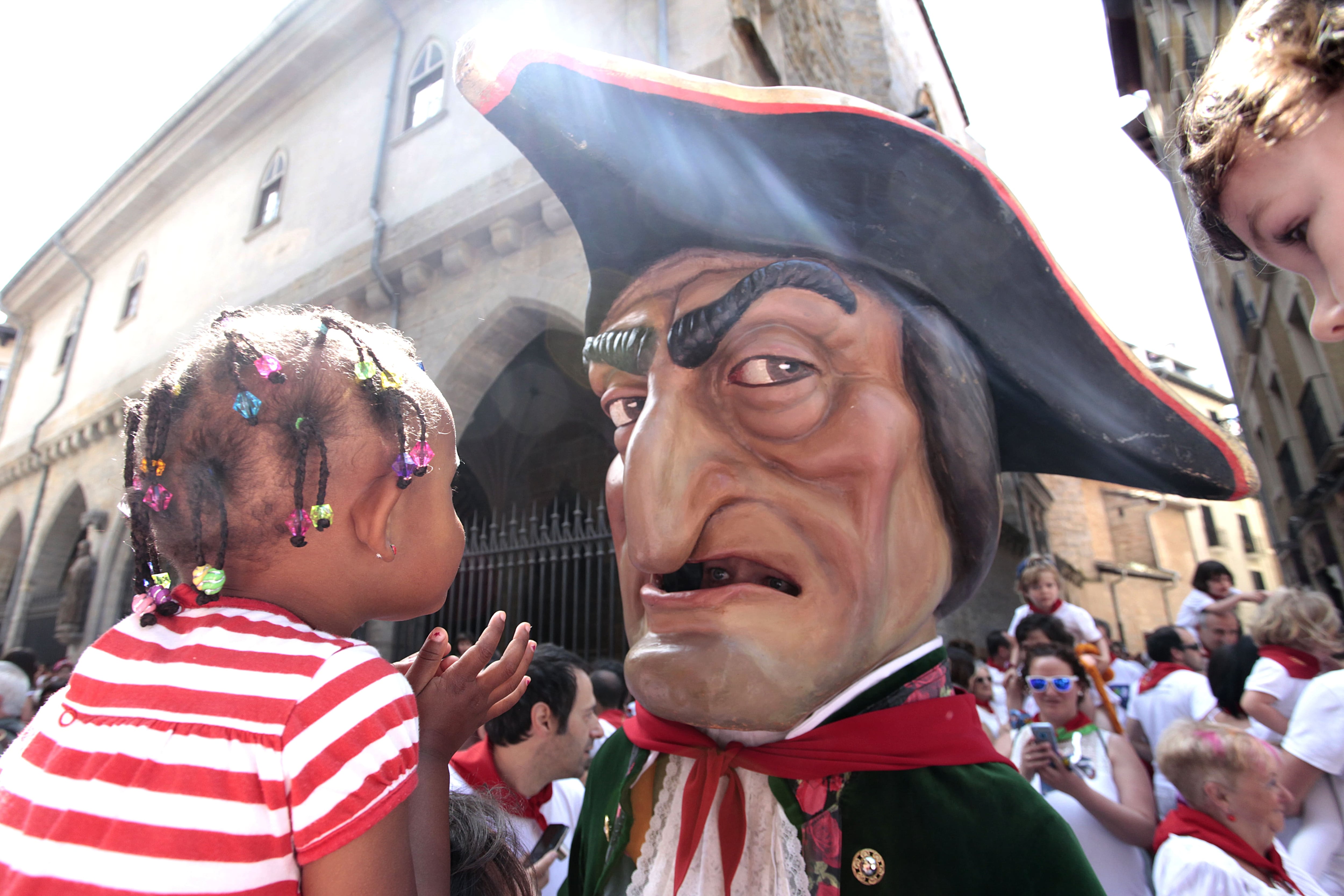 Fotografía del kiliki Caravinagre en las fiestas de San Fermín.