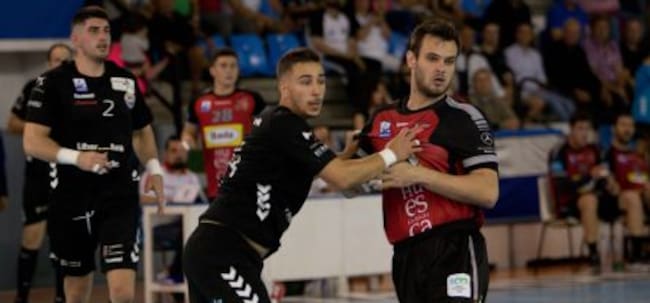 El Huesca buscará ante el Ademar su primera victoria tras la derrota inicial en Santander