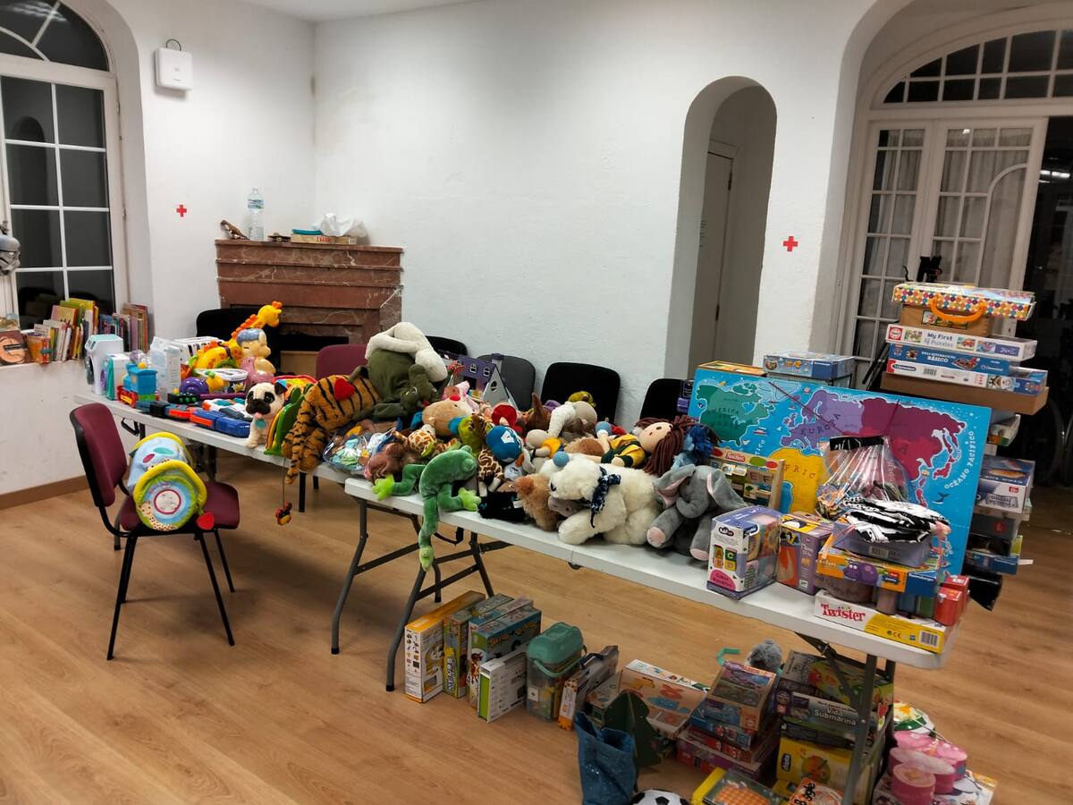 La campanya 'Por la sonrisa de un Niño’ recull més de 400 joguines aquest Nadal