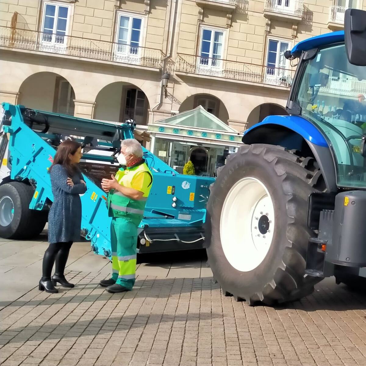 La limpieza de pintadas recorrerá toda la Ronda de Outeiro