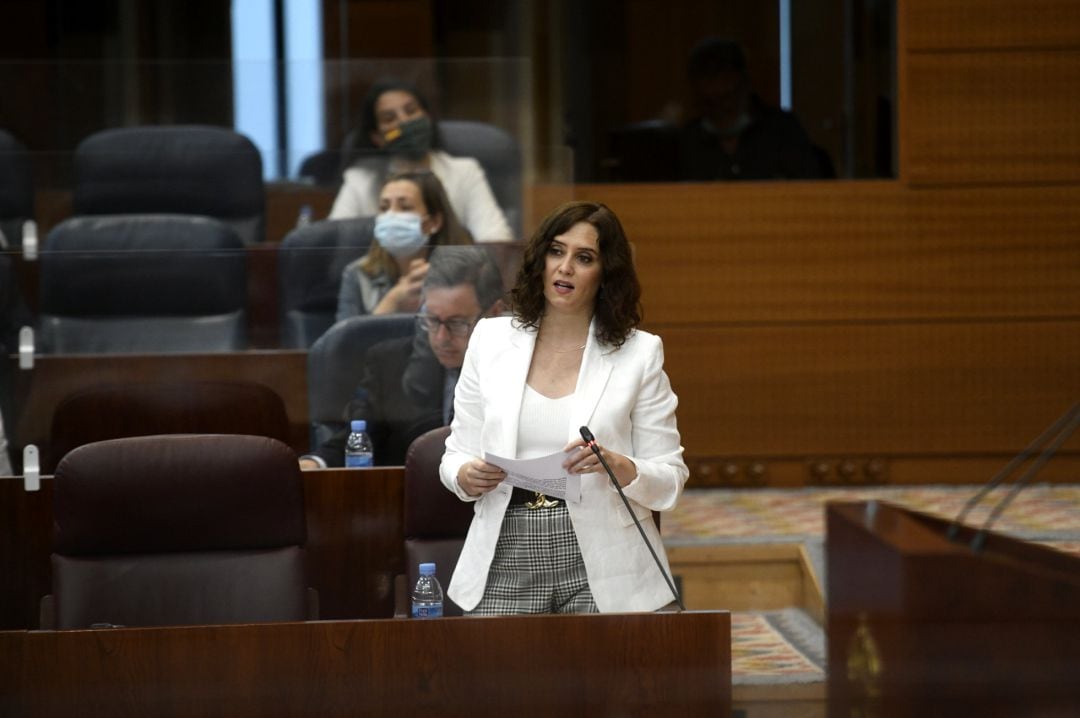 La presidenta de la Comunidad de Madrid, Isabel Díaz Ayuso, responde a una pregunta durante una sesión de control al Gobierno en la Asamblea de Madrid (España), a 9 de julio de 2020.