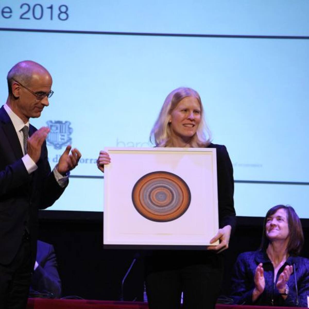 La professora de Harvard, Melissa Dell, rep el V Premi Calvó Armengol