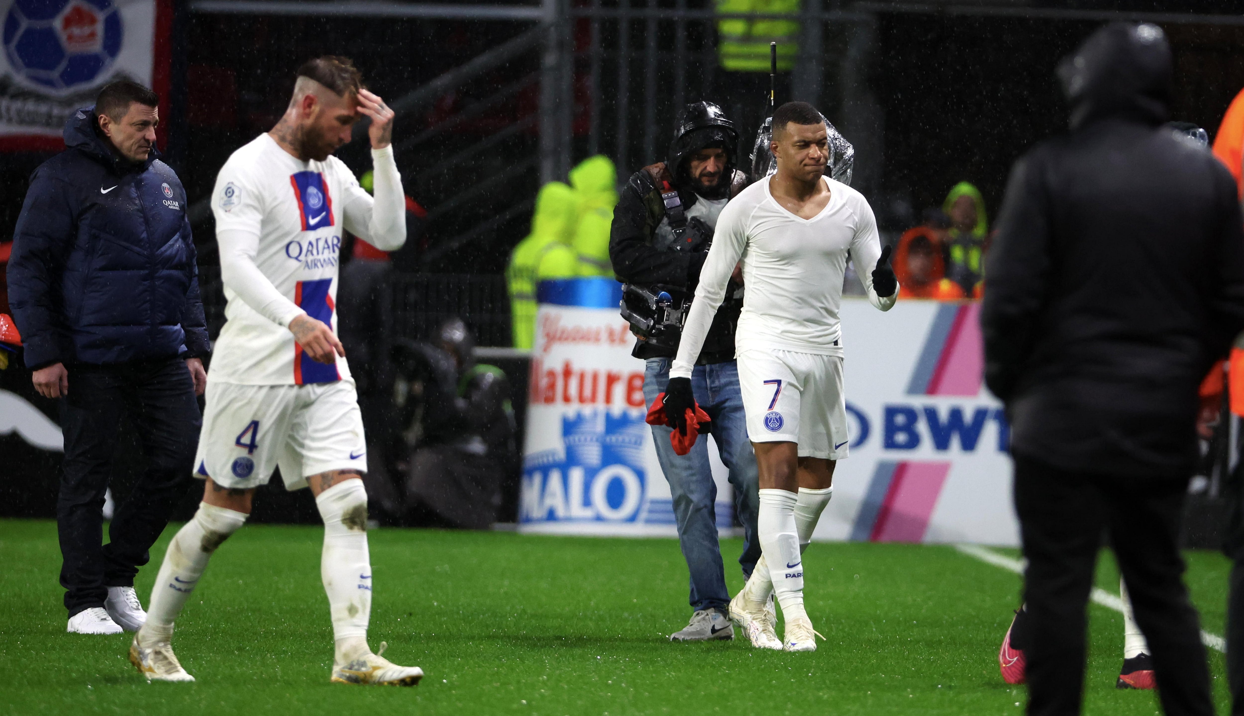 Mbappé y Ramos encaminan el túnel de vestuarios el pasado 15 de enero tras la derrota del PSG en Rennes.