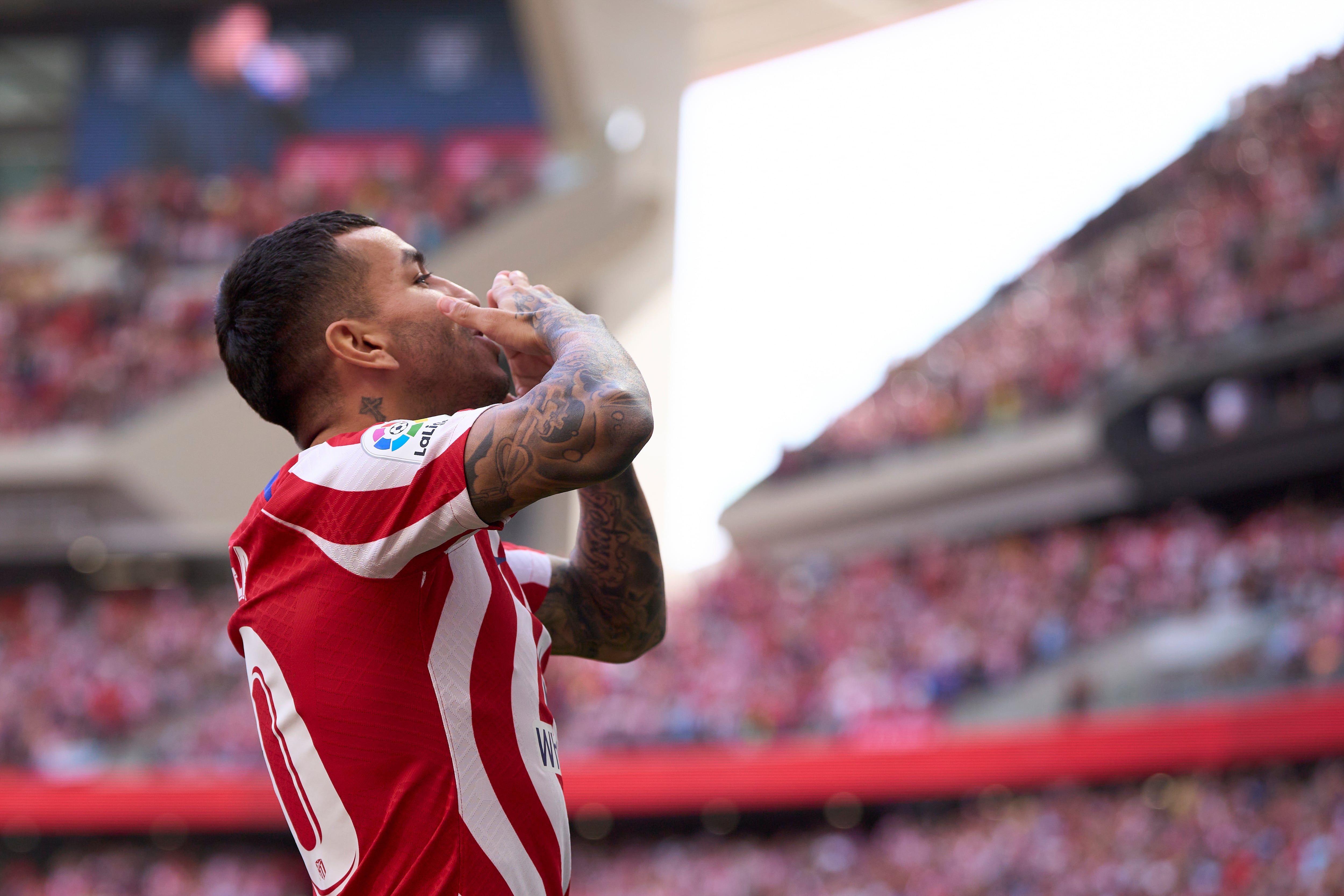 Ángel Correa celebra un gol con el Atleti.