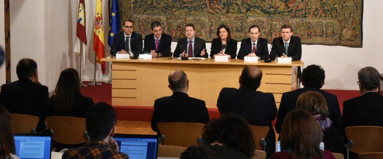 Firma del acuerdo en el palacio de Fuensalida de Toledo