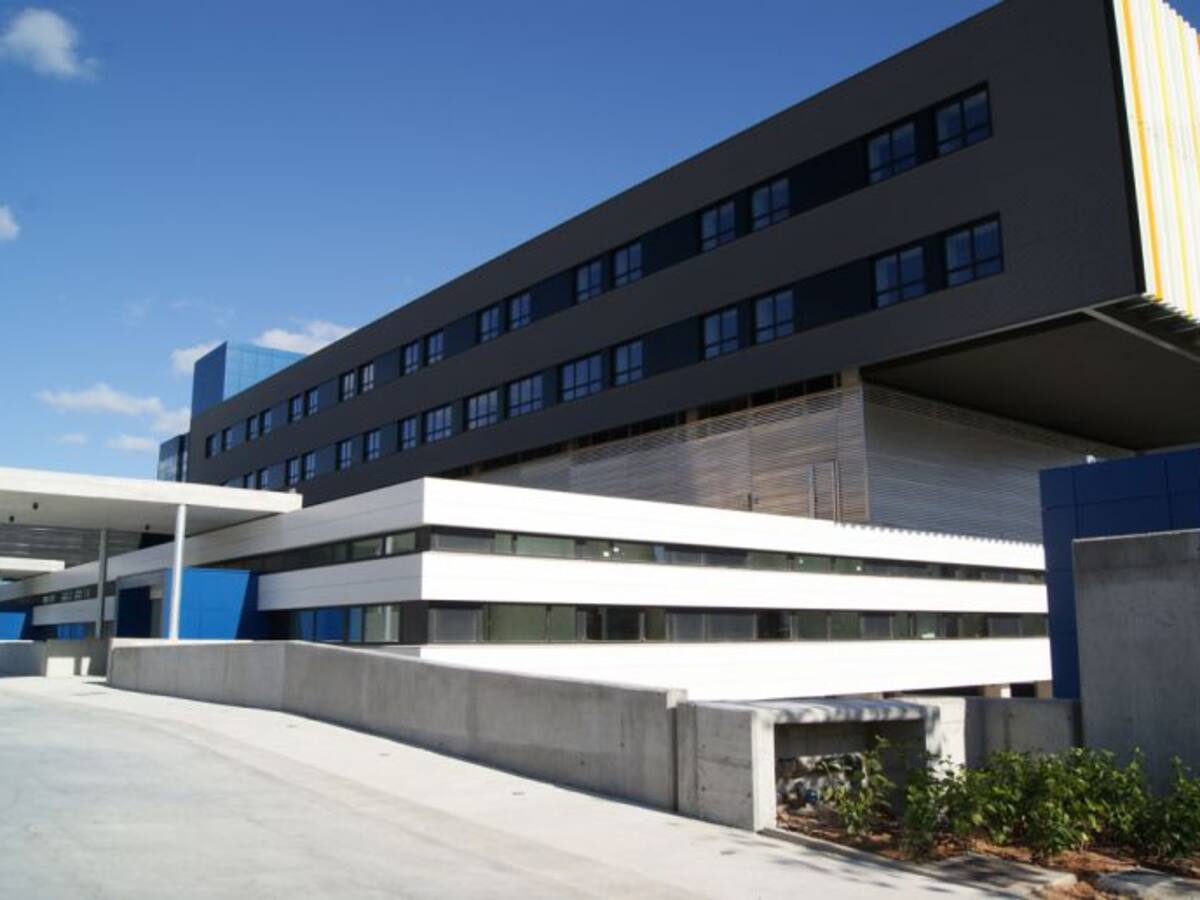 Un detenido en una pelea intenta agredir al personal de Can Misses