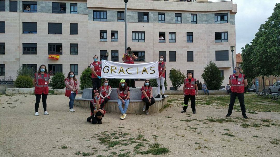 La asociación de voluntarios sanitarios de Segovia ha puesto una nota de color al confinamiento