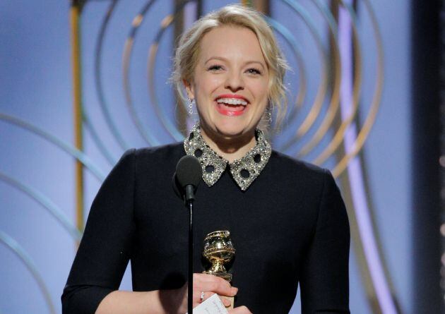 Elisabeth Moss recoge su primer Globo de Oro por &#039;El cuento de la criada&#039;