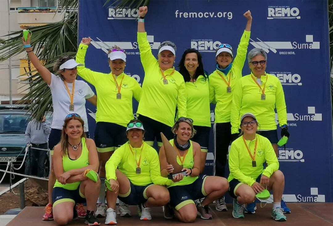 Equipo en el podium.