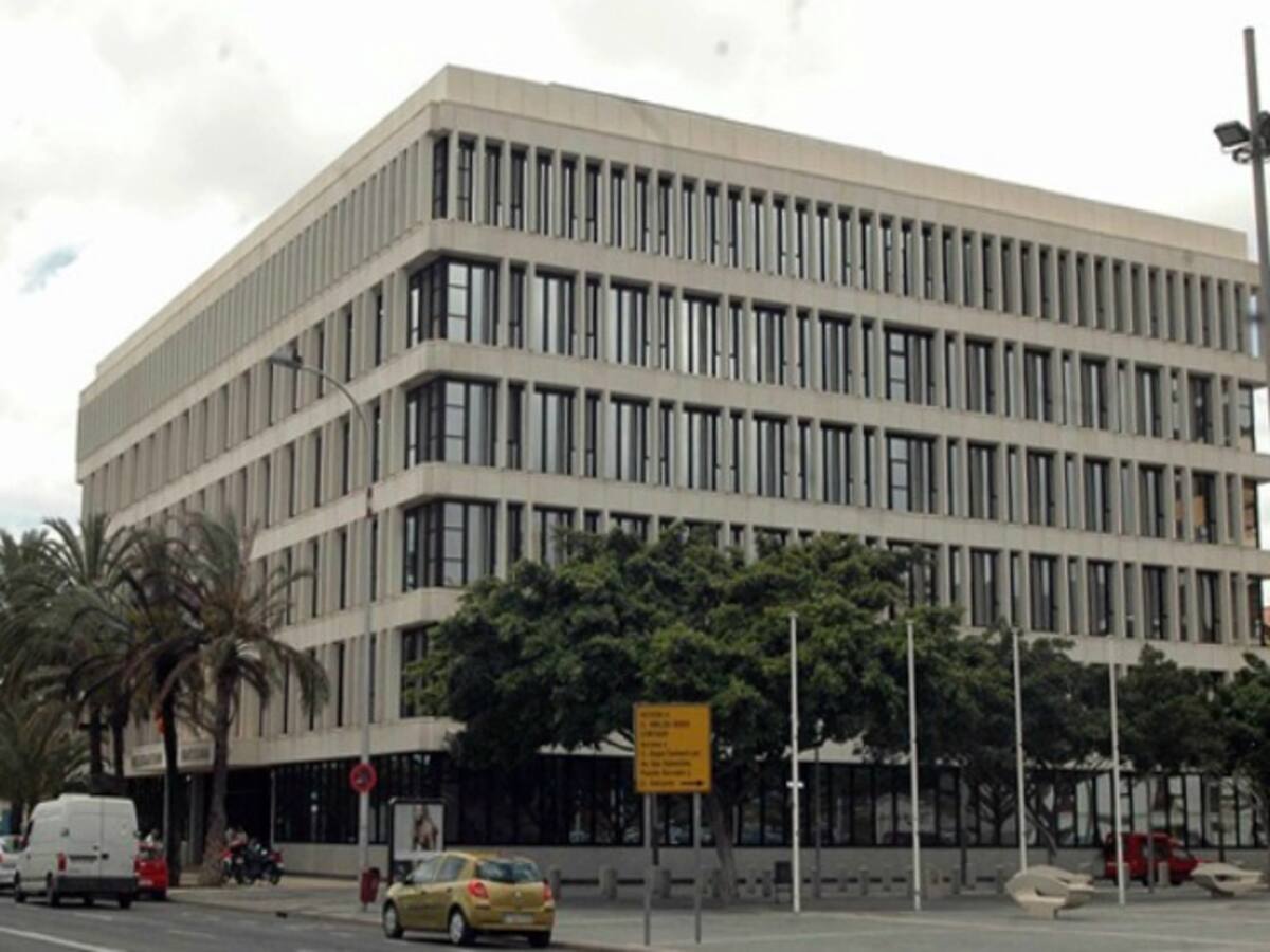 Rosa: "Toda una vida fregando pisos para acabar pagando a Hacienda"