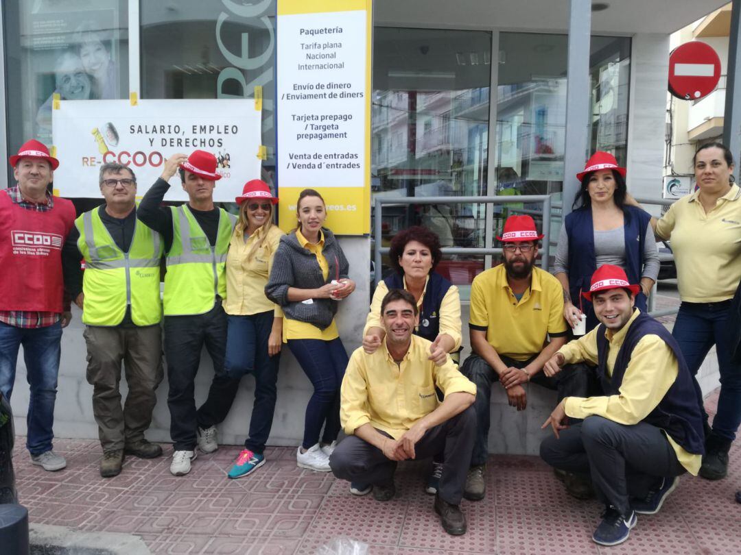 Trabajadores de Correos en Sant Antoni 