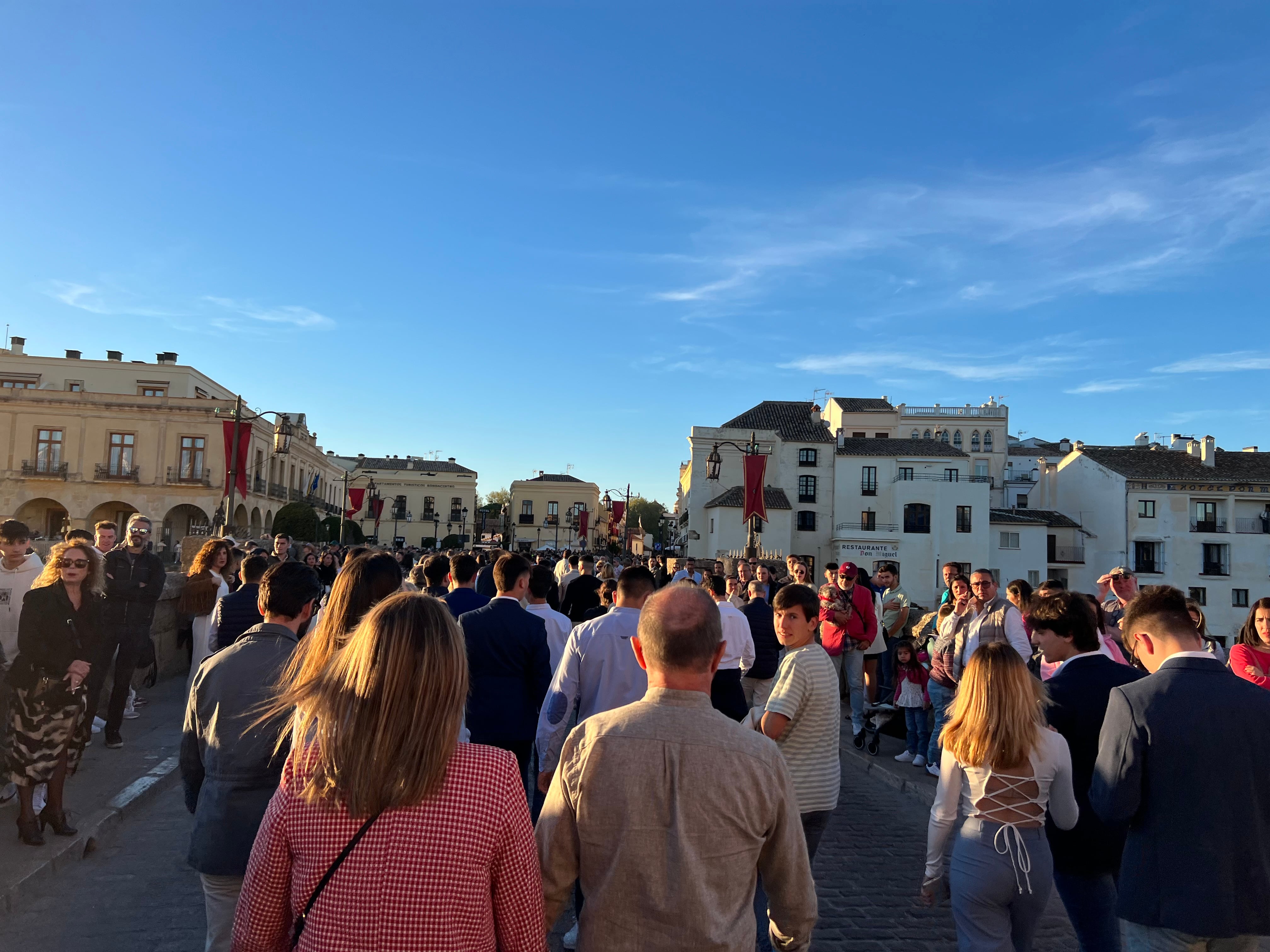 Visitantes en el Puente Nuevo de Ronda el pasado Domingo de Ramos