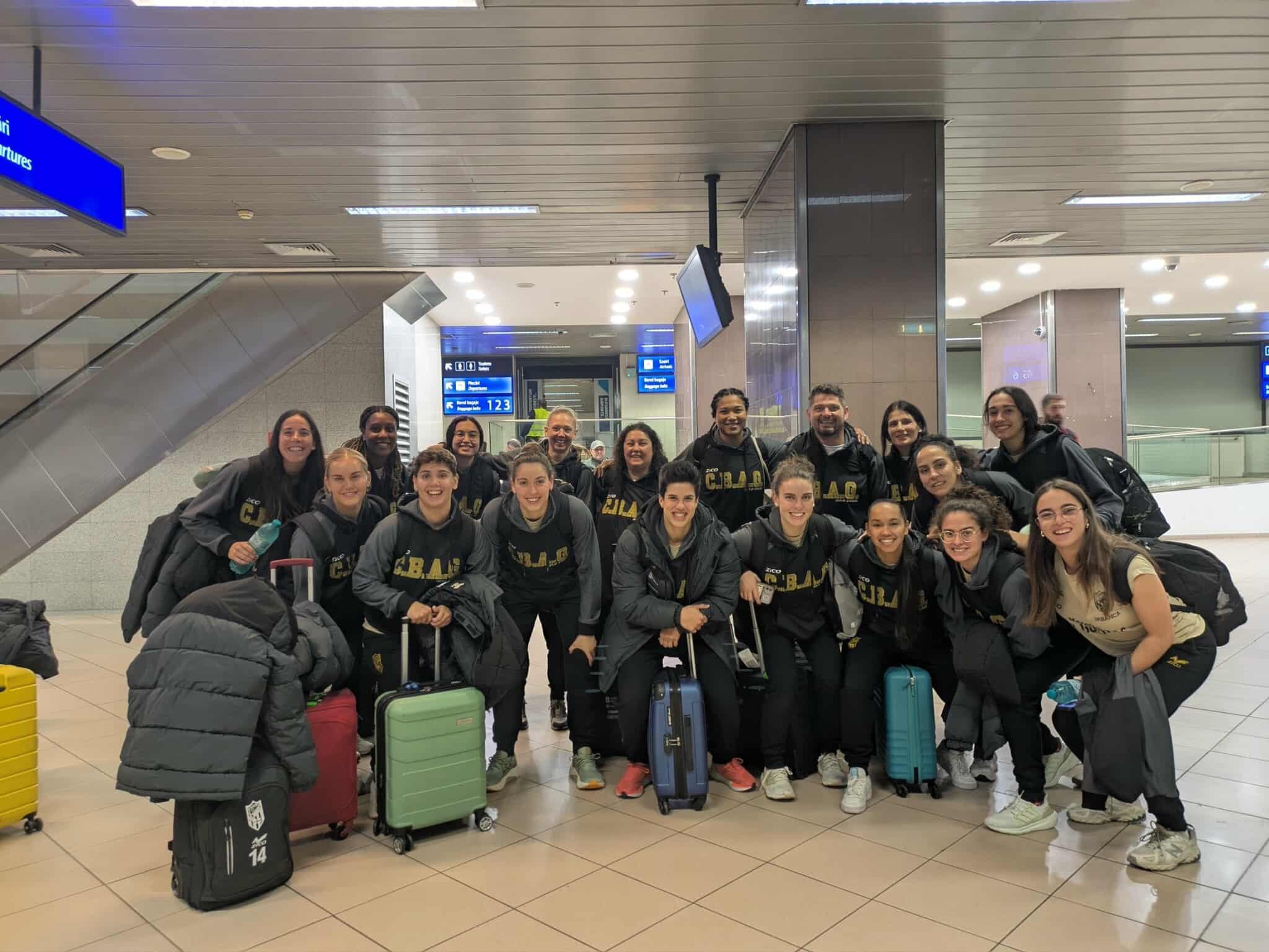 Mecalia Atlético Guardés en el aeropuerto