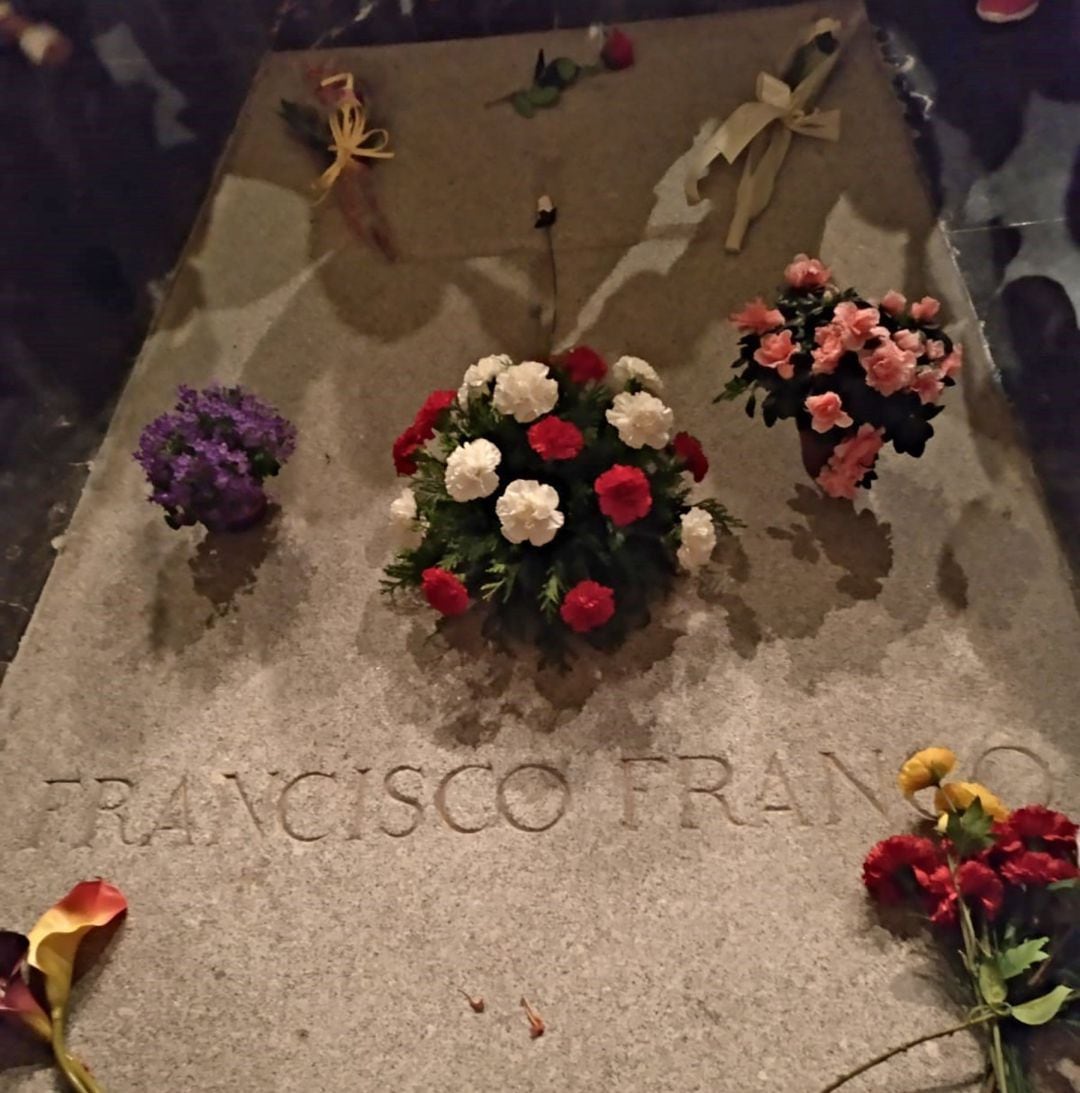 Tumba donde está enterrado Franco