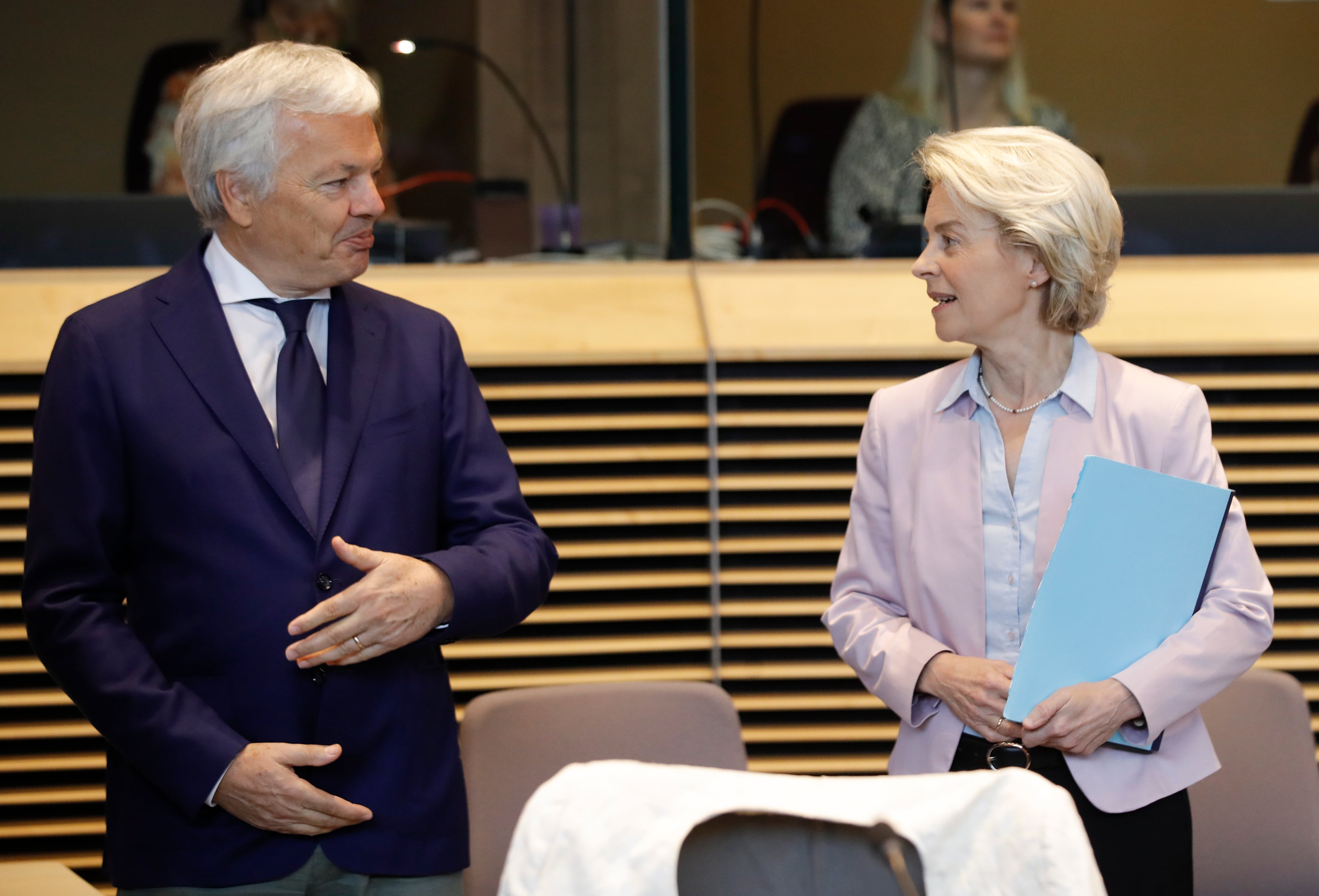 El comisario europeo de Derechos Fundamentales, Didier Reynders junto con la presidenta de la Comisión Europea, Ursula von der Leyen