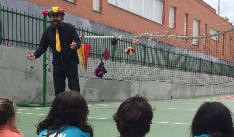 Los cuentacuentos animan a la lectura desde la infancia