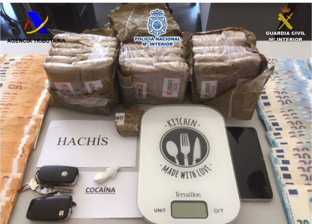 En el registro se incautaron más de 3.000 gramos de hachís listos para ser distribuidos